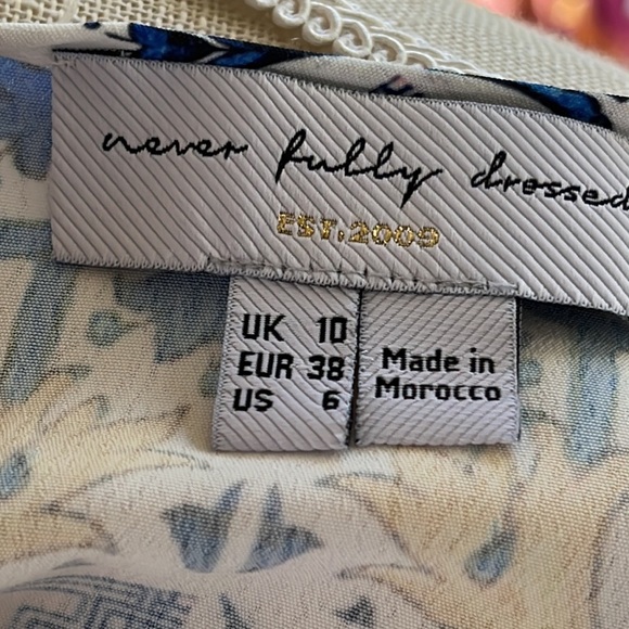 NEVER FULLY DRESSED NWOT Amalfi printed Women’s Blouse- Size 6 - Picture 6 of 13